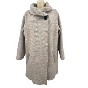 Max Studio Woman Coat Women's 1X Wool Blend Oversized Cream Herringbone Pattern